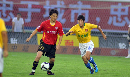 莱奥罚点前铃木彩艳对他说踢右边，最终莱奥踢向右边并且罚进