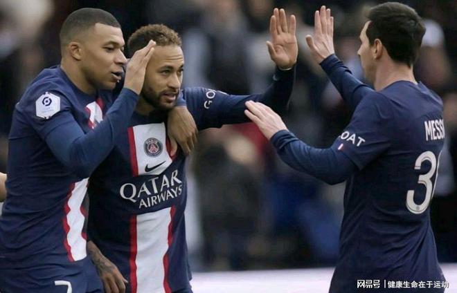 皇马公布欧冠战曼城名单：姆巴佩受伤仍入选，卡马文加缺席