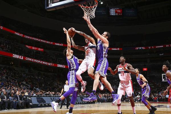 国脚关键头球助球队赢下比赛