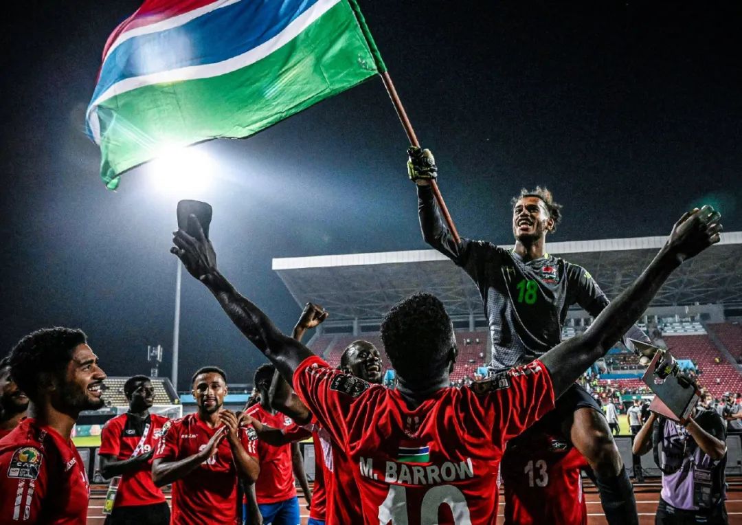 1-4惨败+2-3被翻！五星巴西跌下神坛？世界杯签运难救二流困境